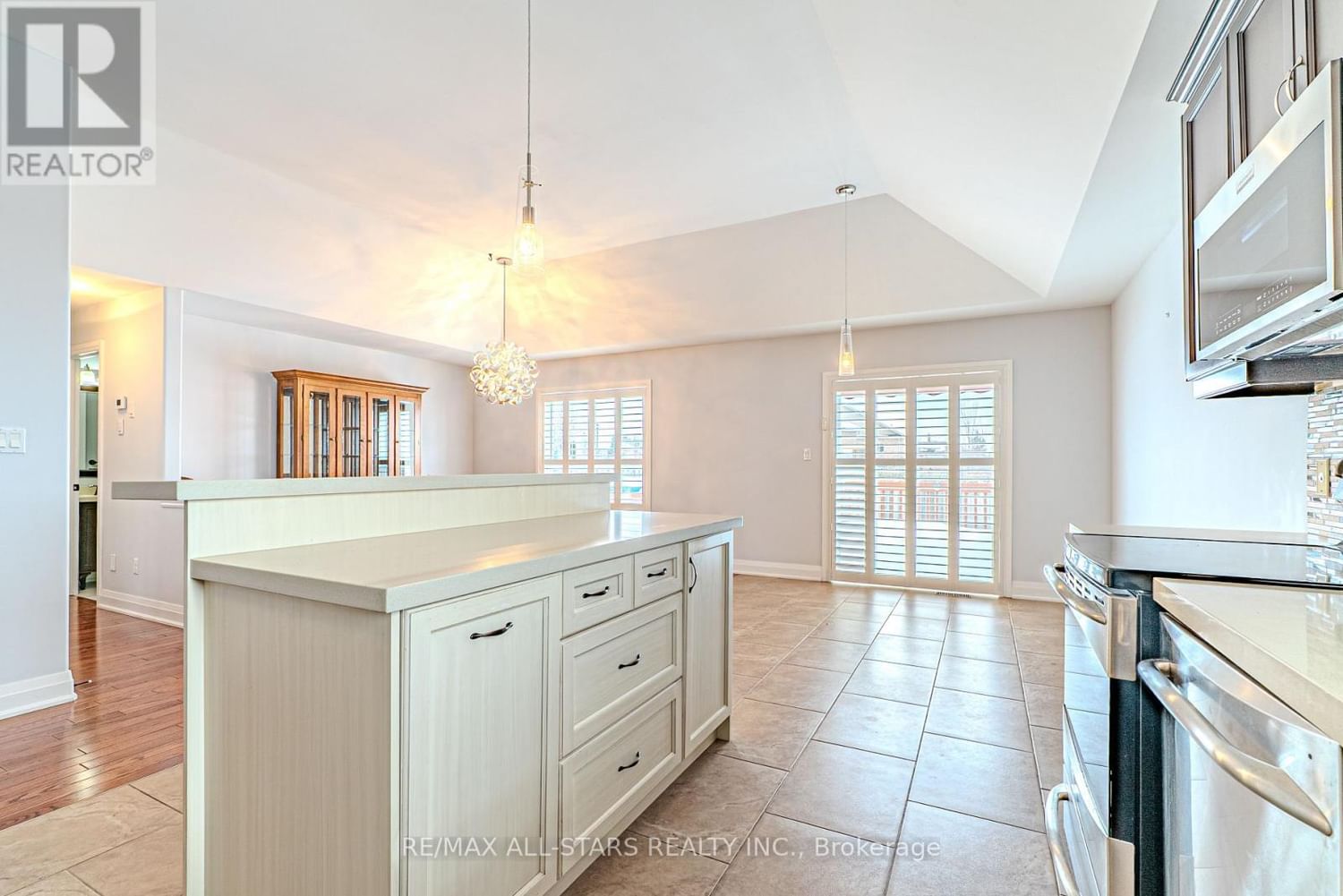 7 PARKSIDE DRIVE Image 15