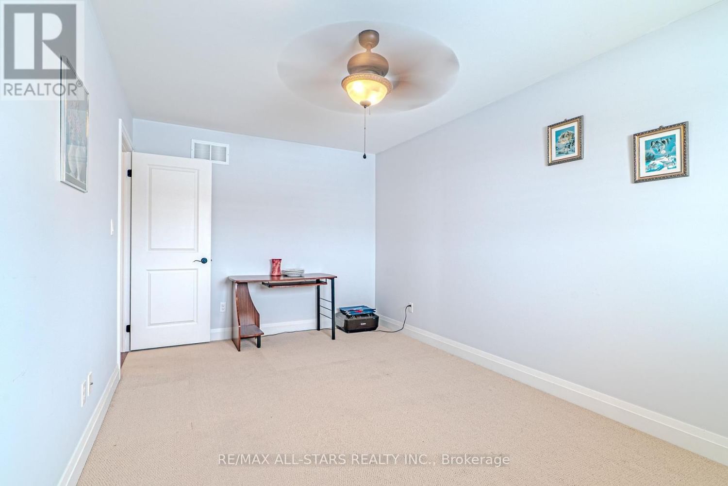 7 PARKSIDE DRIVE Image 24