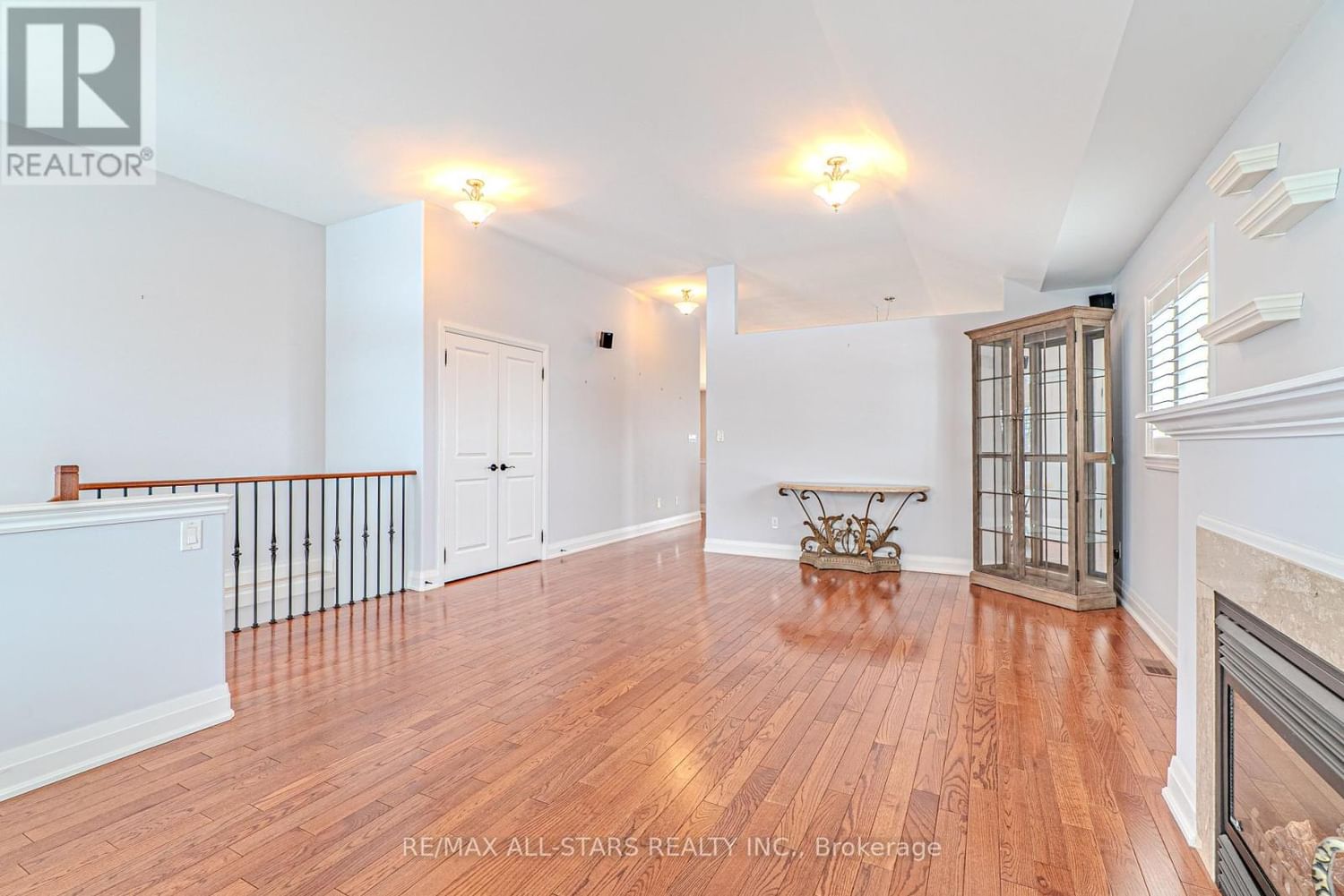 7 PARKSIDE DRIVE Image 9