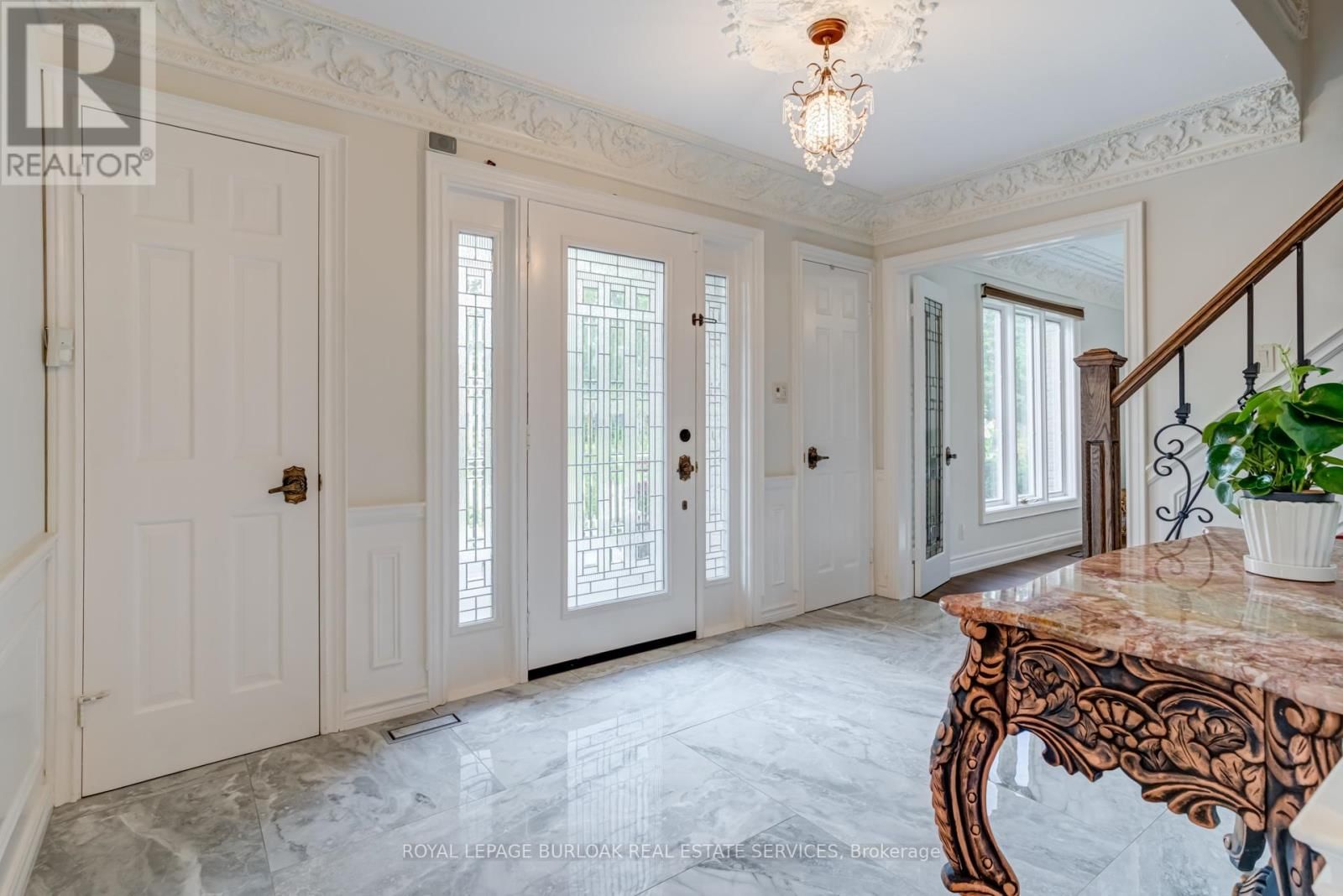 28 STONEGATE DRIVE Image 10