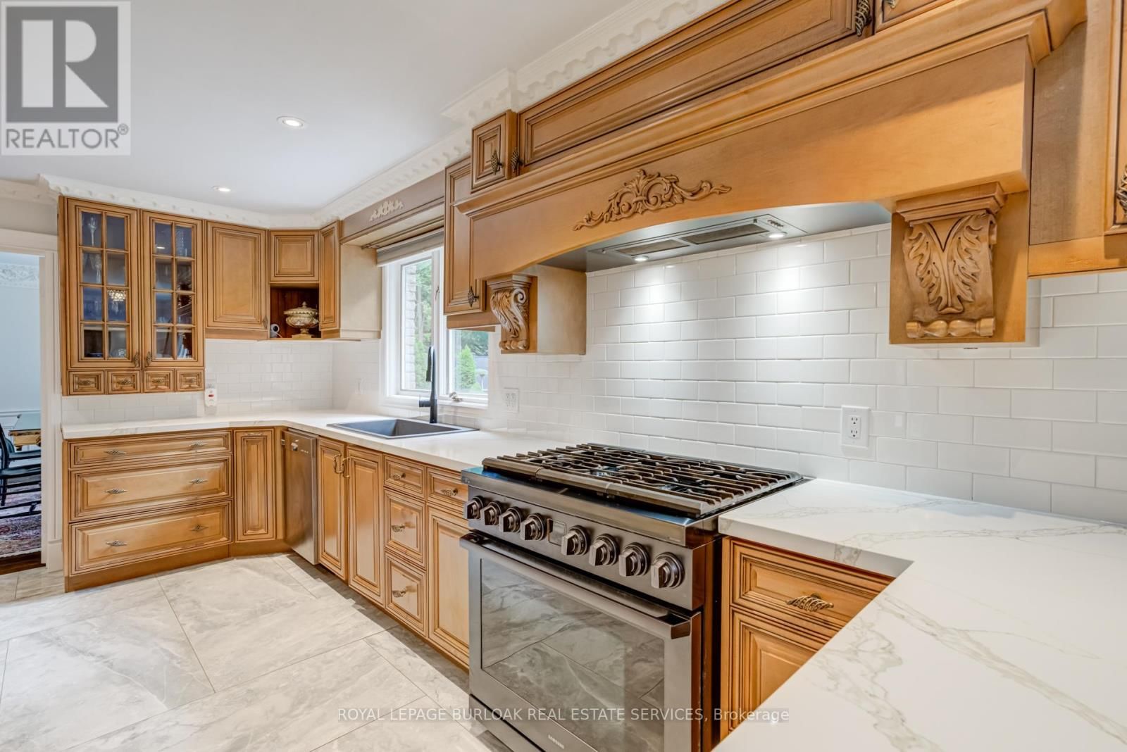 28 STONEGATE DRIVE Image 18