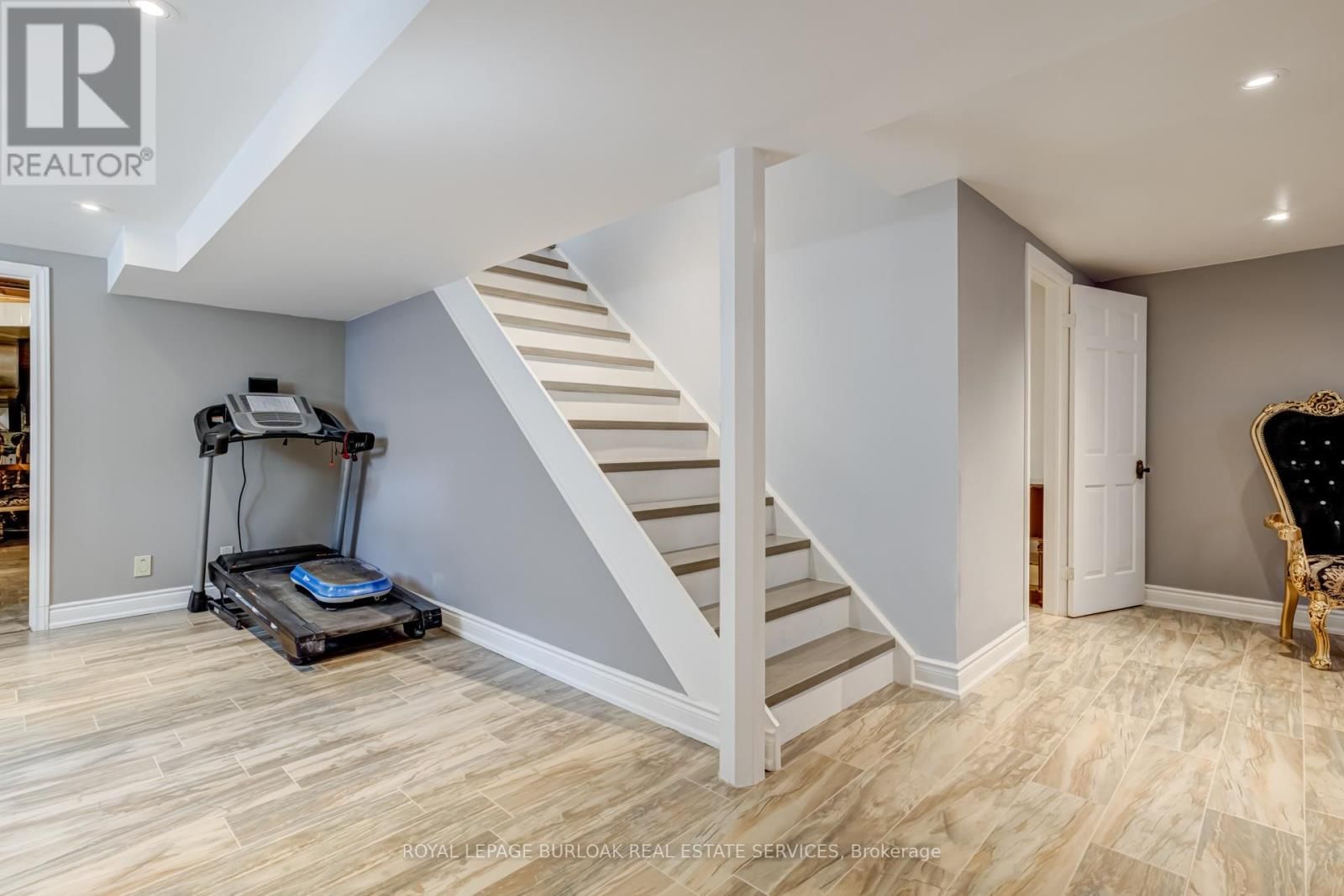 28 STONEGATE DRIVE Image 35