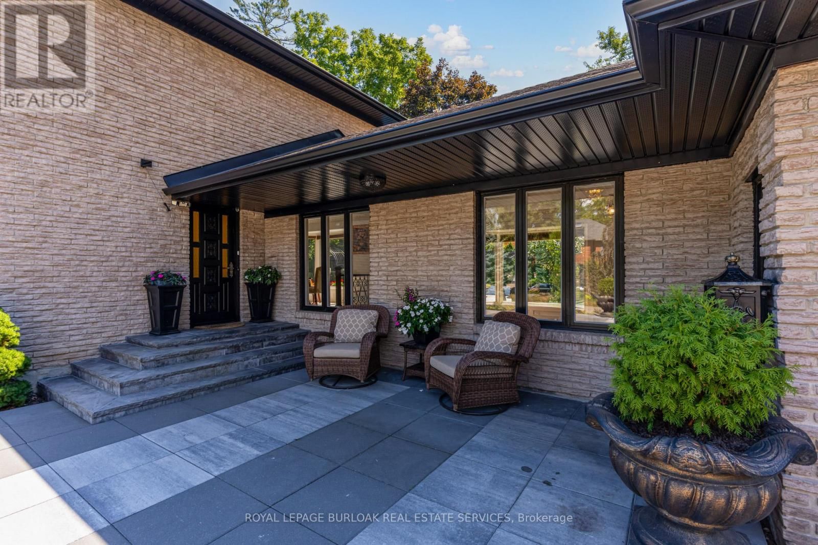 28 STONEGATE DRIVE Image 8