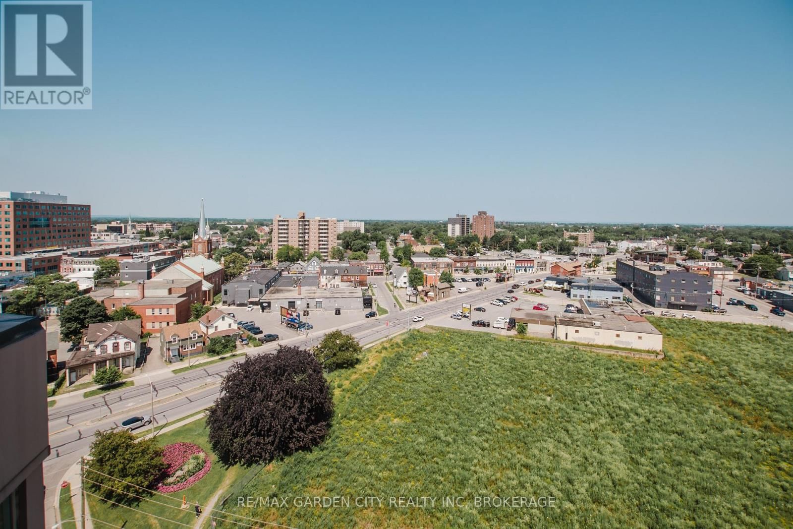 307 - 7 GALE CRESCENT Image 38