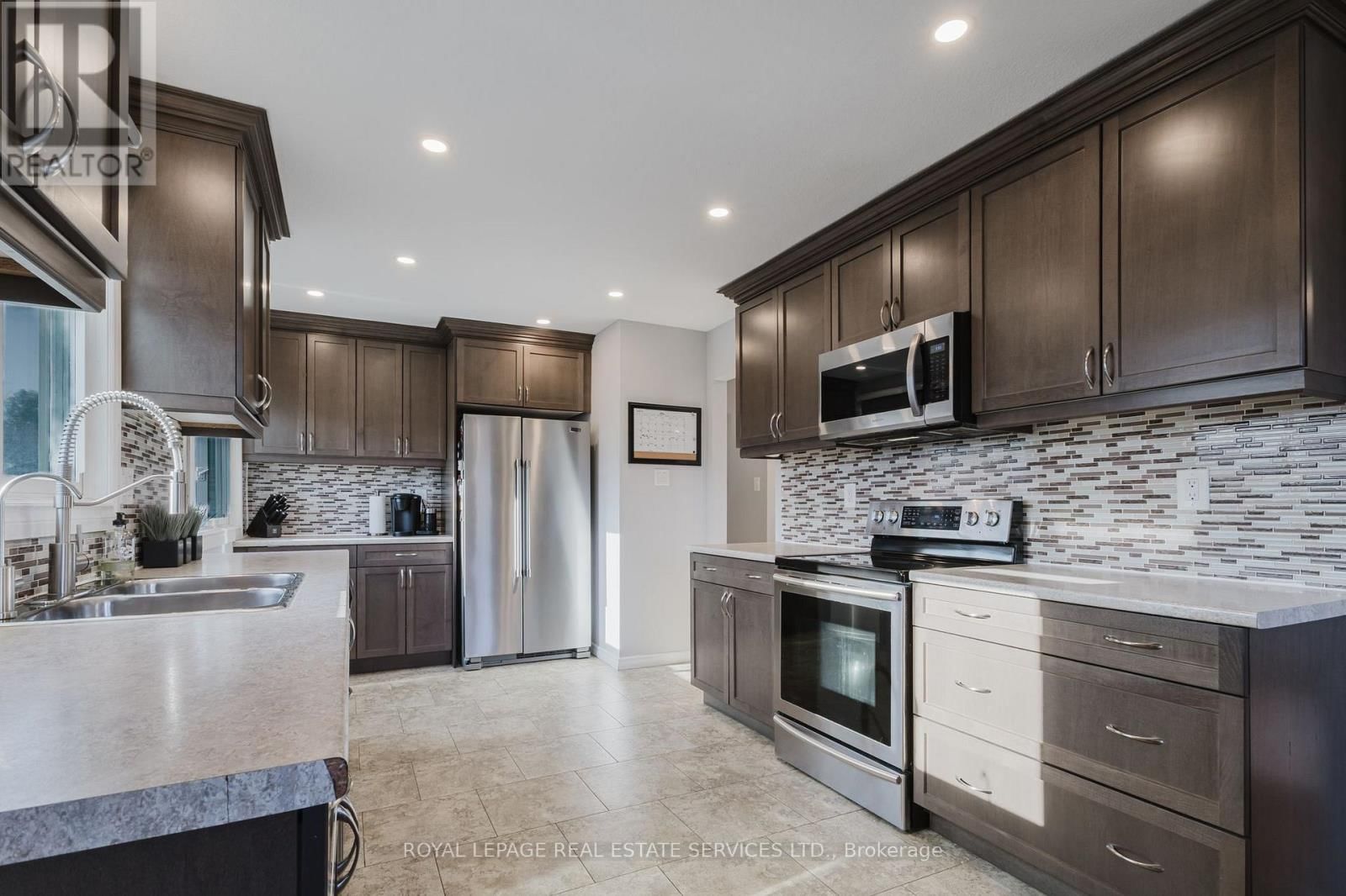 19 SOUTHGLEN ROAD Image 9