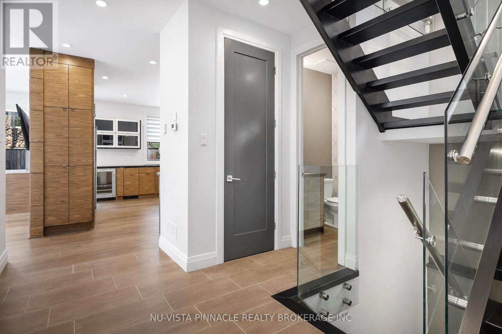 16 - 433 HYDE PARK ROAD Image 3