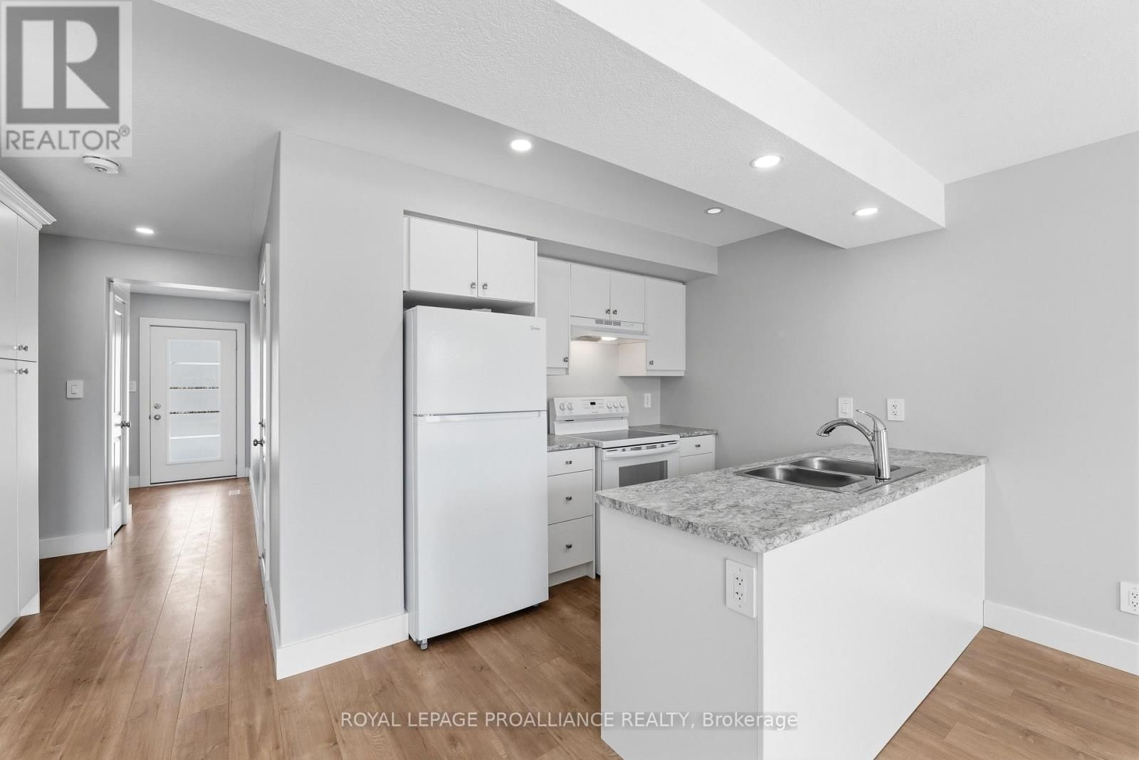 7 BRITTANY LANE Image 10