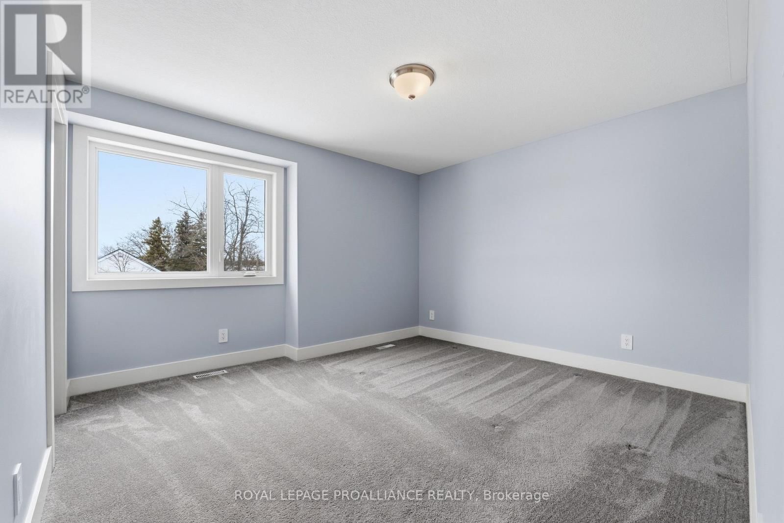 7 BRITTANY LANE Image 12