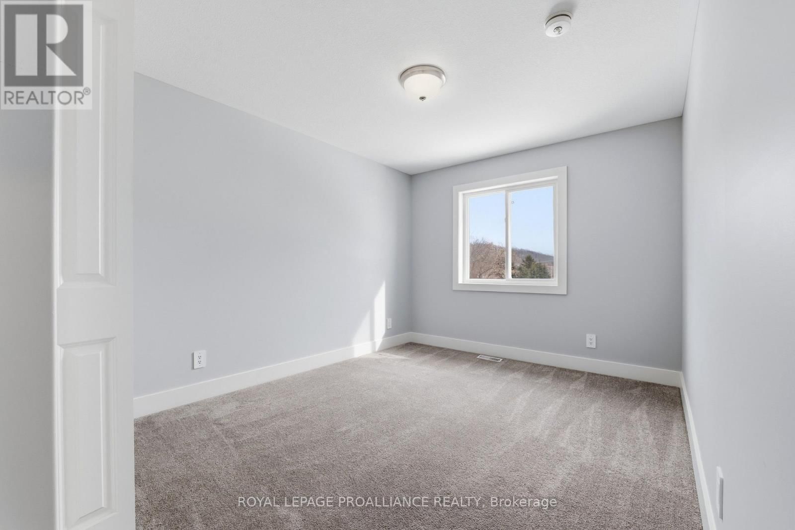 7 BRITTANY LANE Image 14