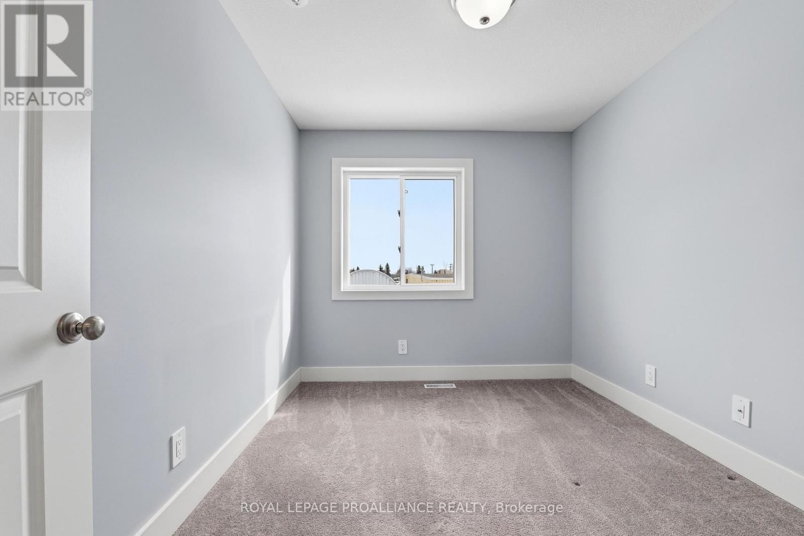 7 BRITTANY LANE Image 15