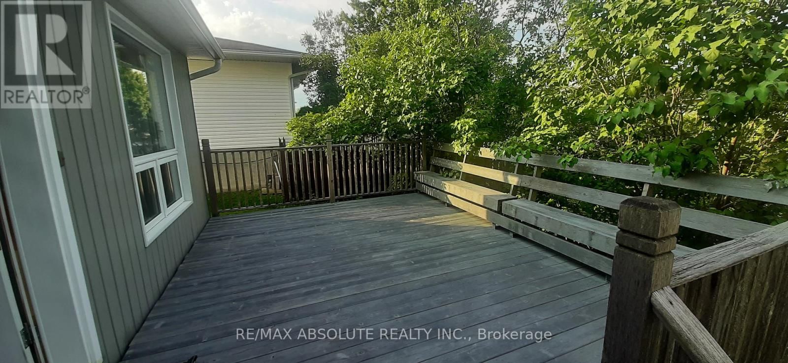 366 CHARRON STREET Image 23