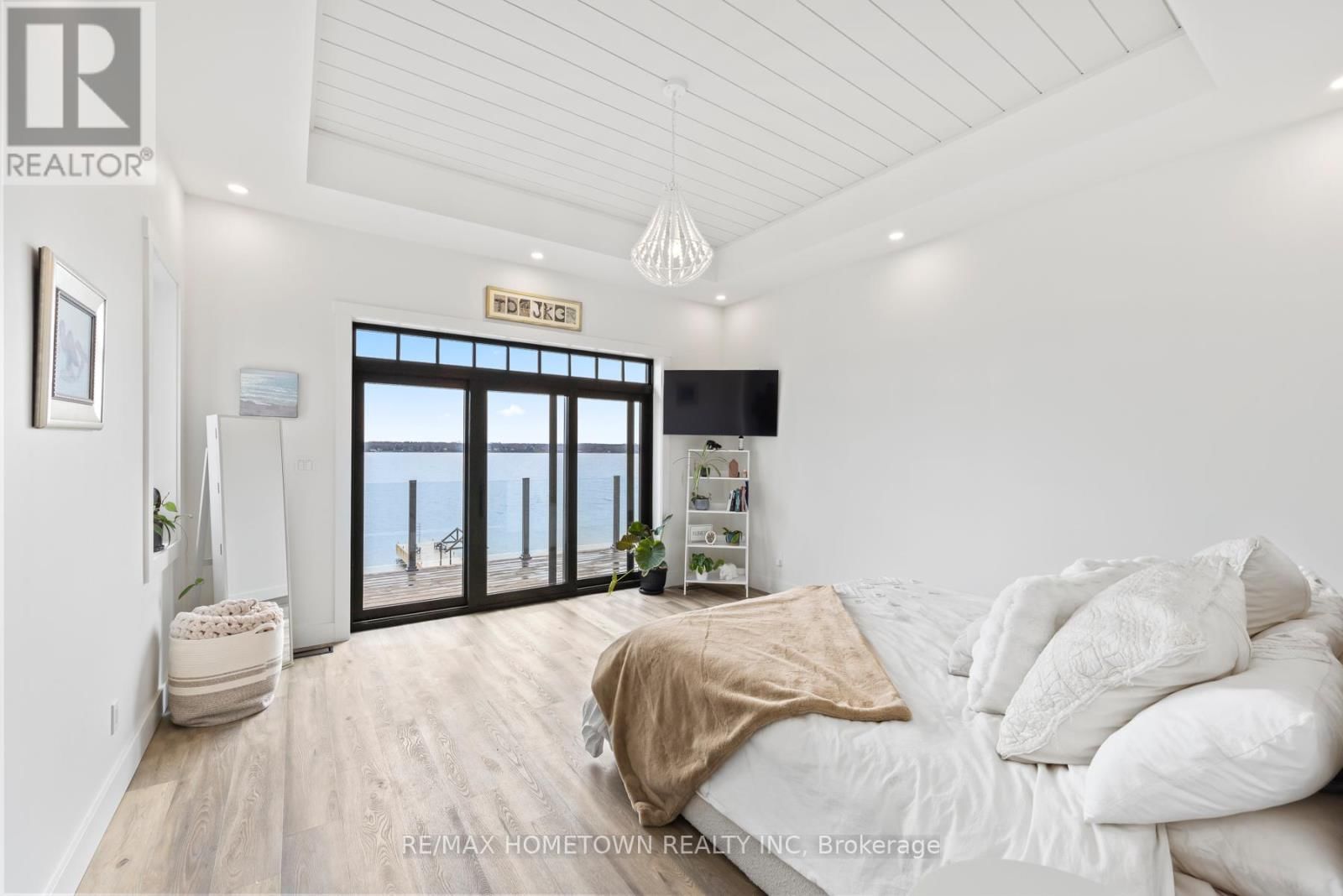 5 SHORESIDE WAY Image 22