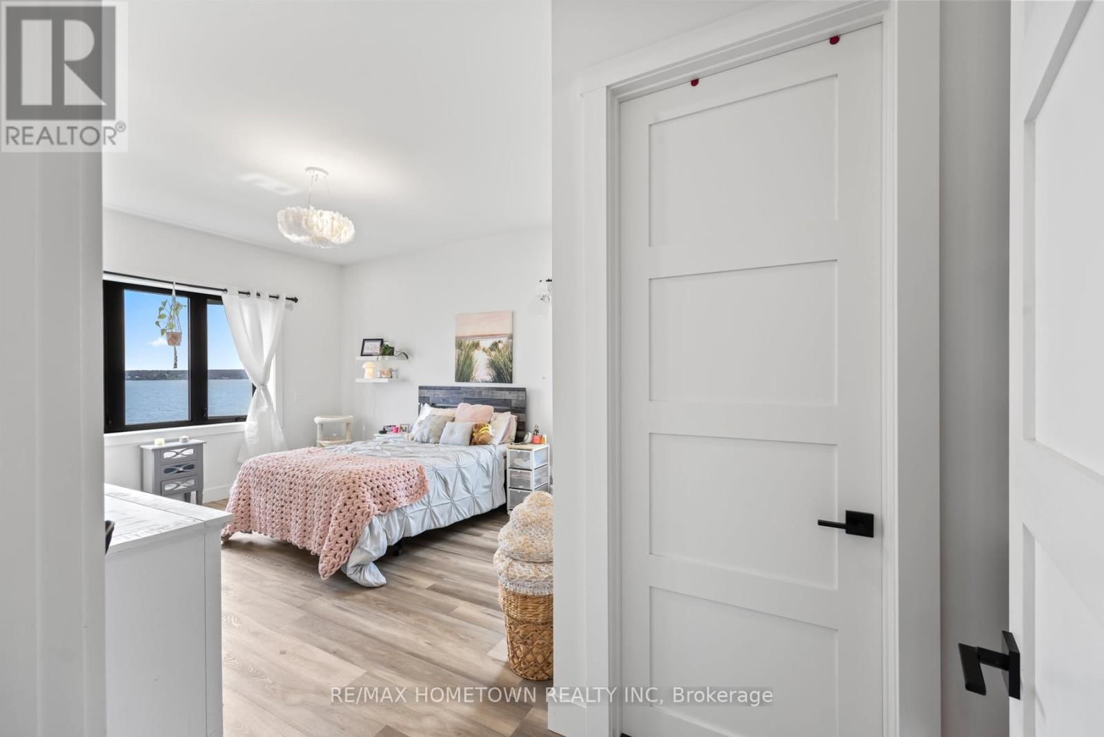 5 SHORESIDE WAY Image 30