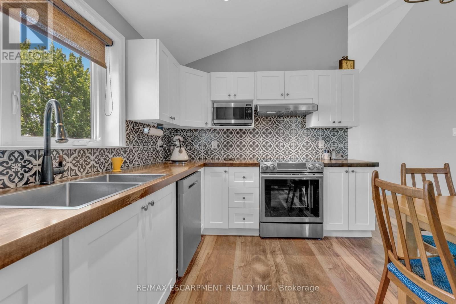 6724 ELCHO ROAD Image 12