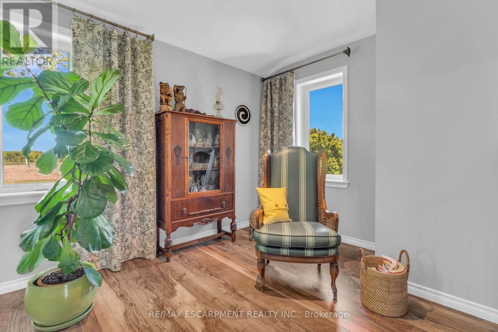 6724 ELCHO ROAD Image 19