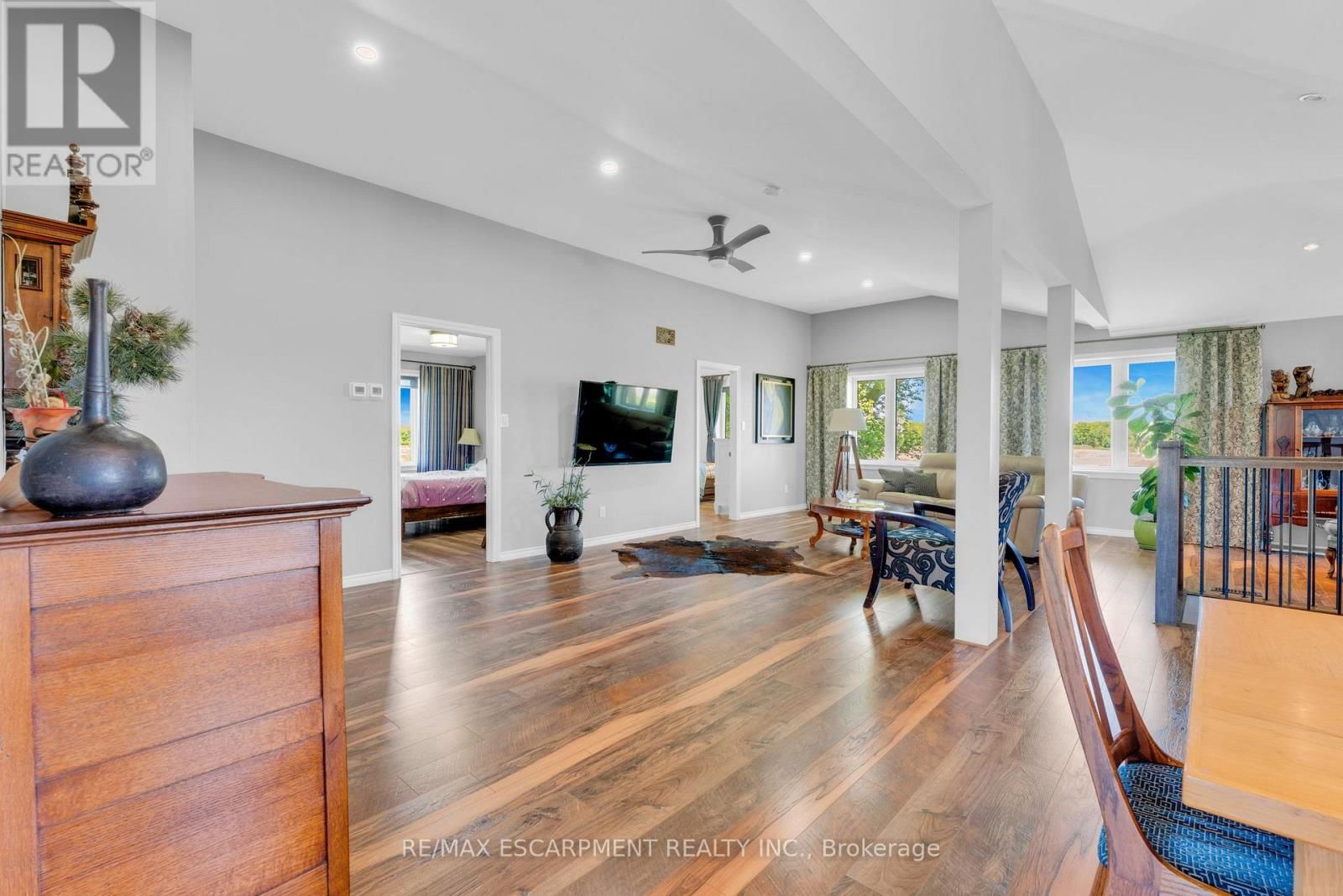 6724 ELCHO ROAD Image 20