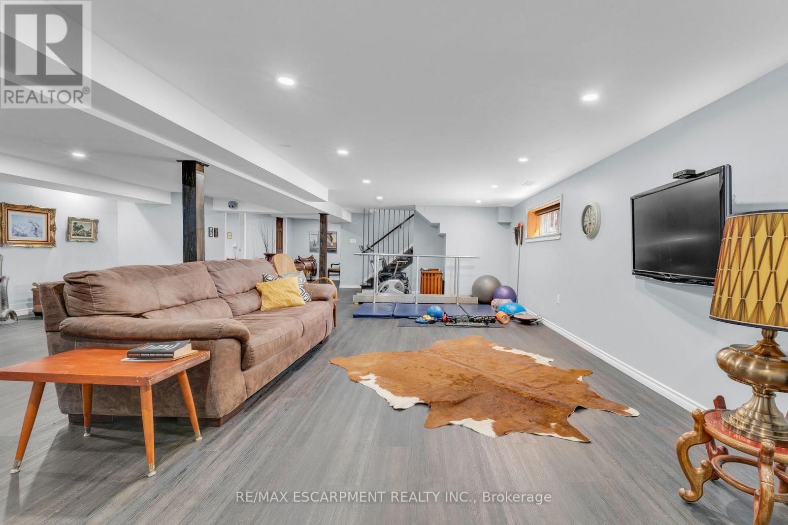 6724 ELCHO ROAD Image 31