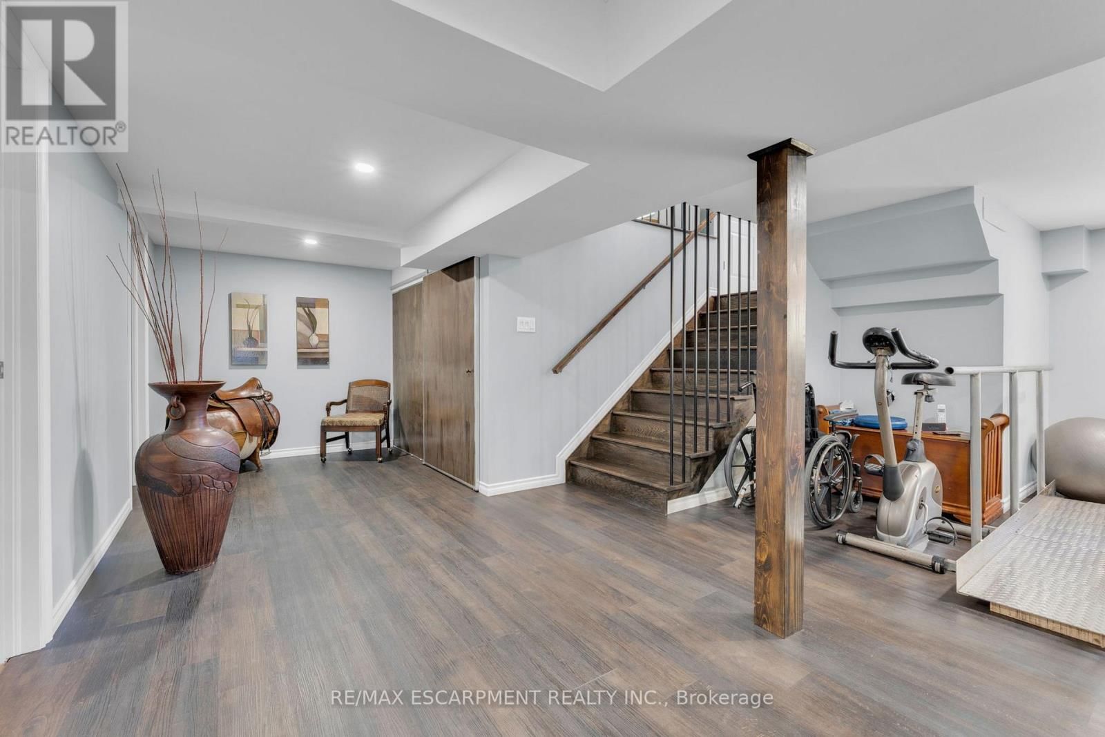 6724 ELCHO ROAD Image 32