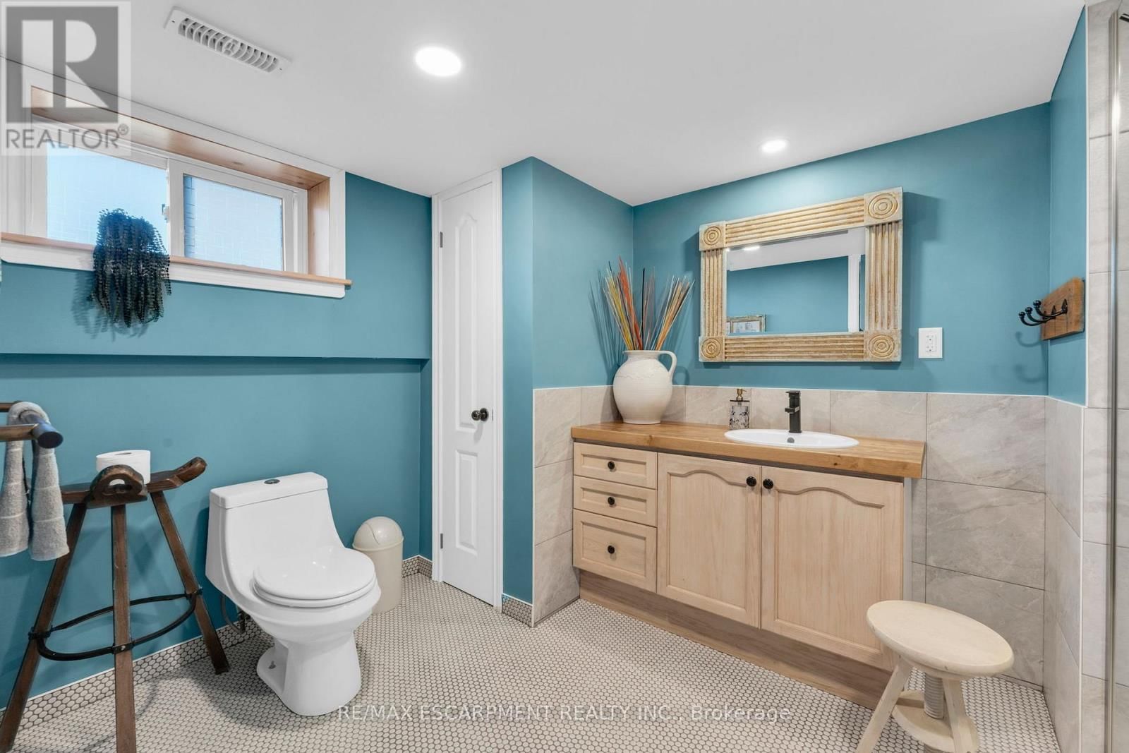 6724 ELCHO ROAD Image 34