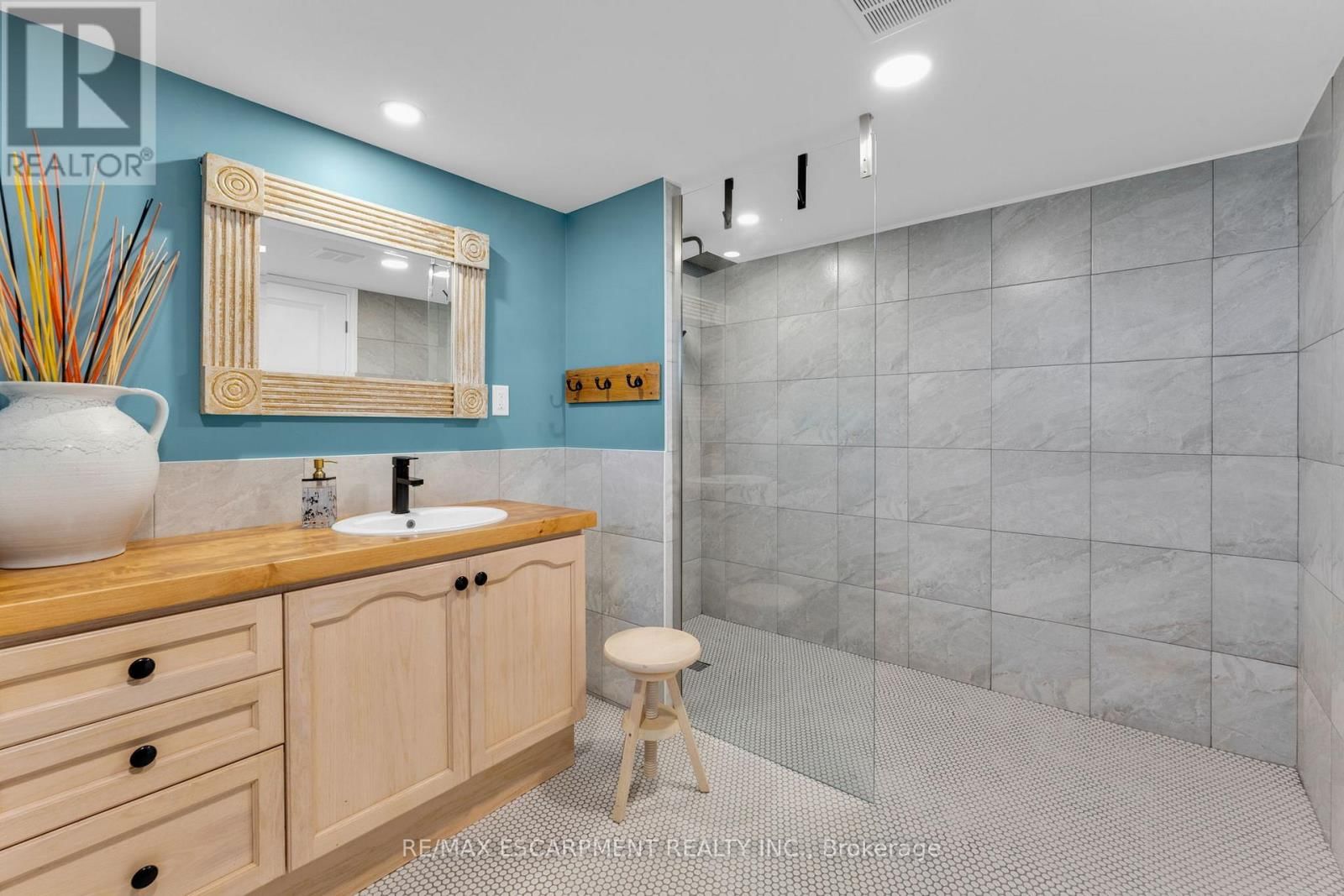 6724 ELCHO ROAD Image 35