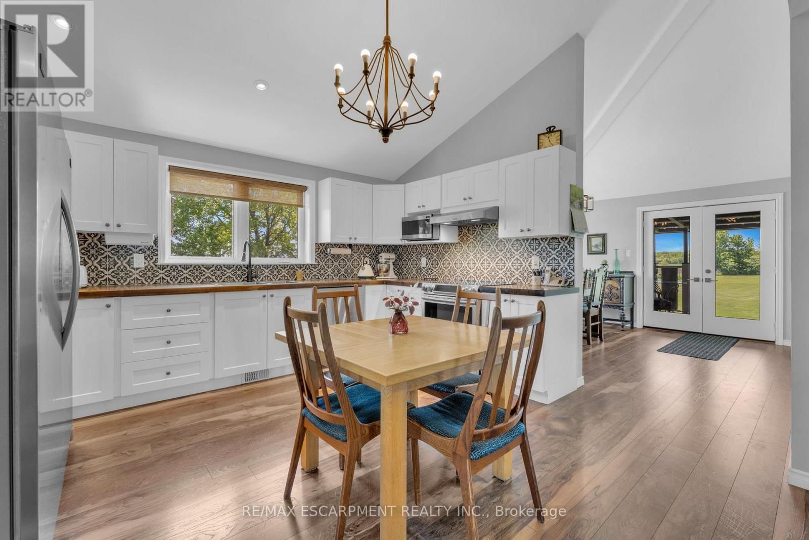 6724 ELCHO ROAD Image 9