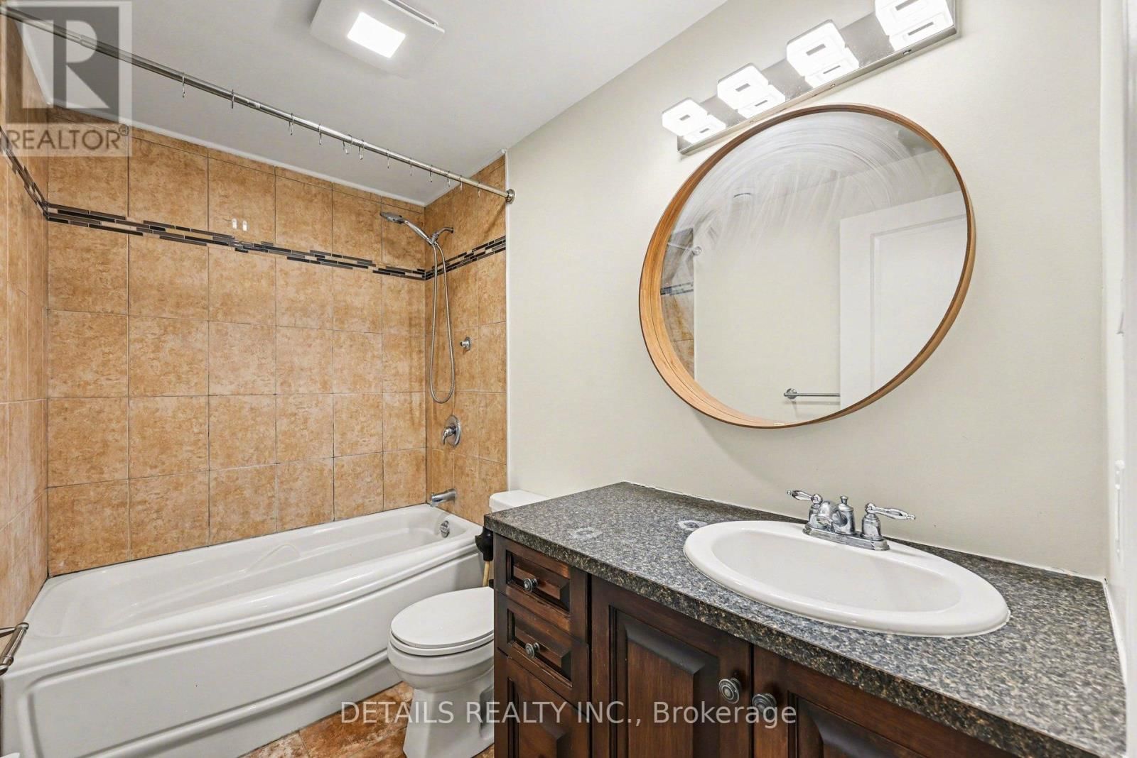 190 OTTAWA STREET Image 15