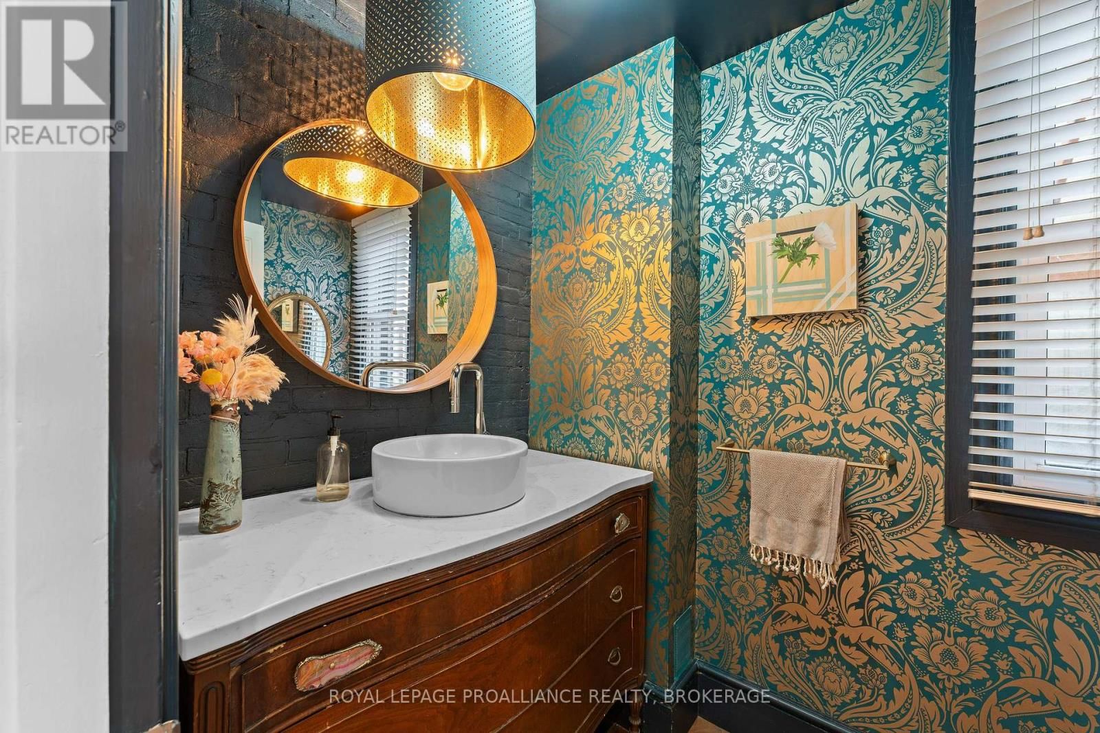 28 WELLINGTON STREET Image 13