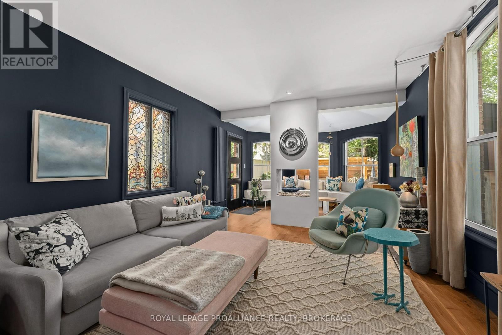 28 WELLINGTON STREET Image 14