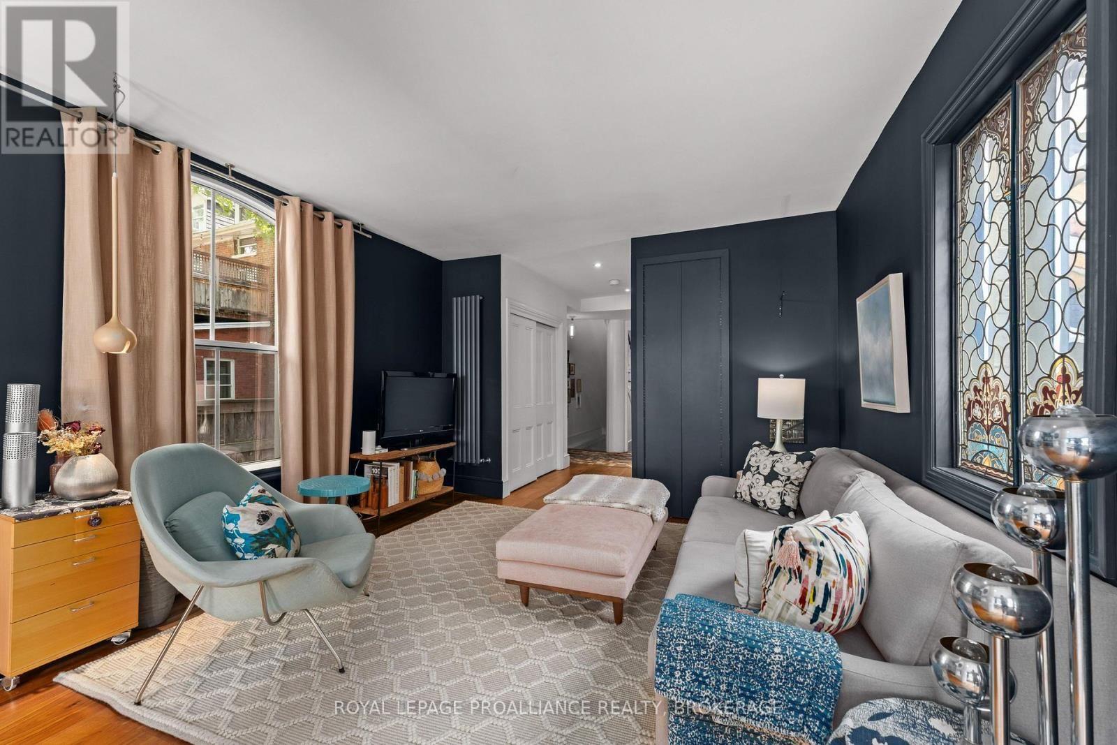 28 WELLINGTON STREET Image 15