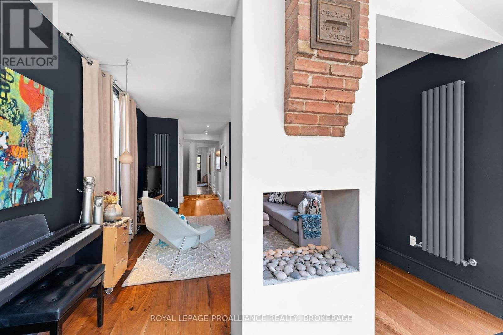 28 WELLINGTON STREET Image 17