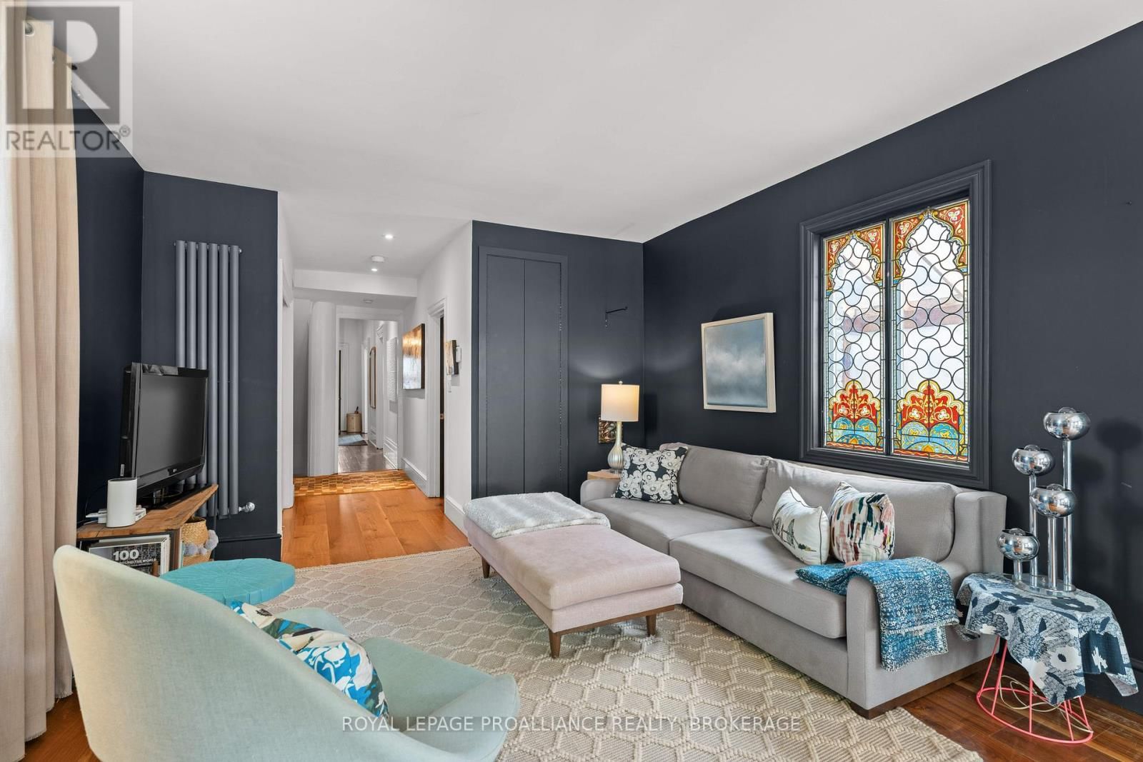 28 WELLINGTON STREET Image 18