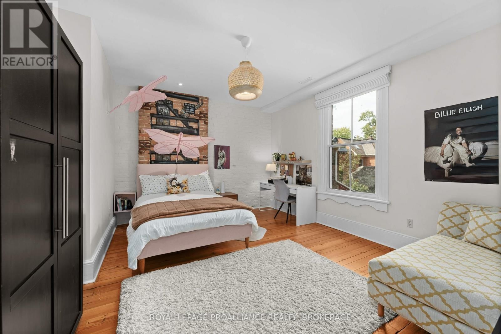 28 WELLINGTON STREET Image 23