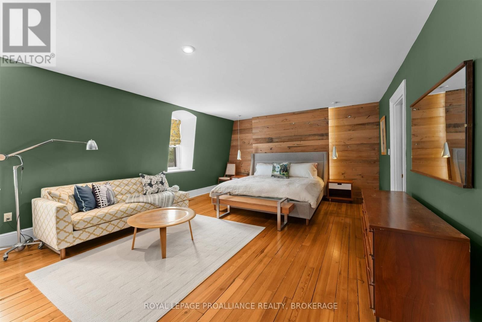 28 WELLINGTON STREET Image 28