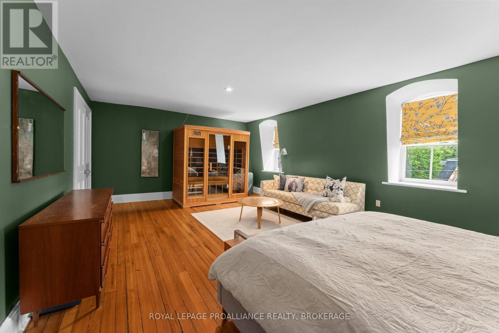 28 WELLINGTON STREET Image 29