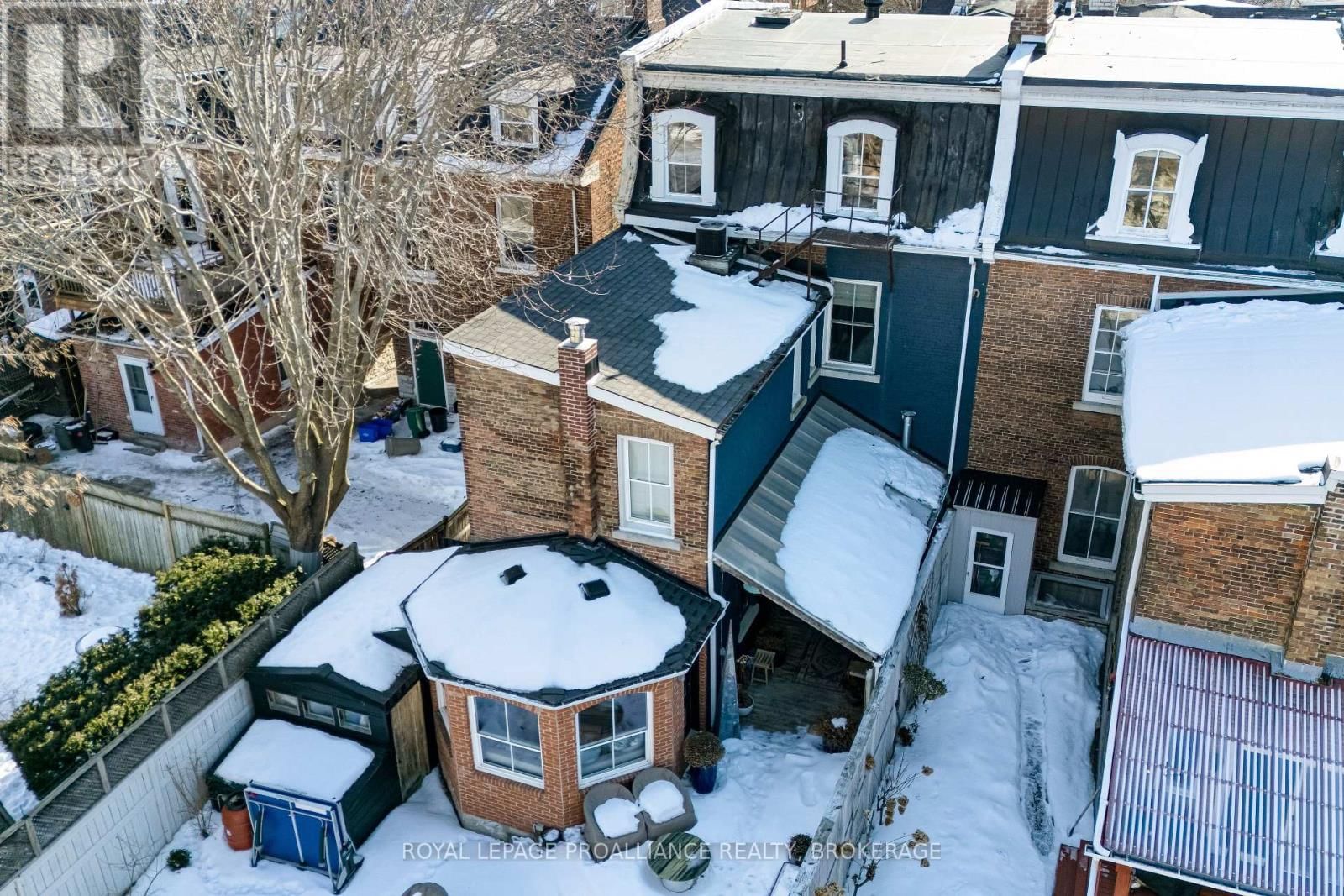 28 WELLINGTON STREET Image 34