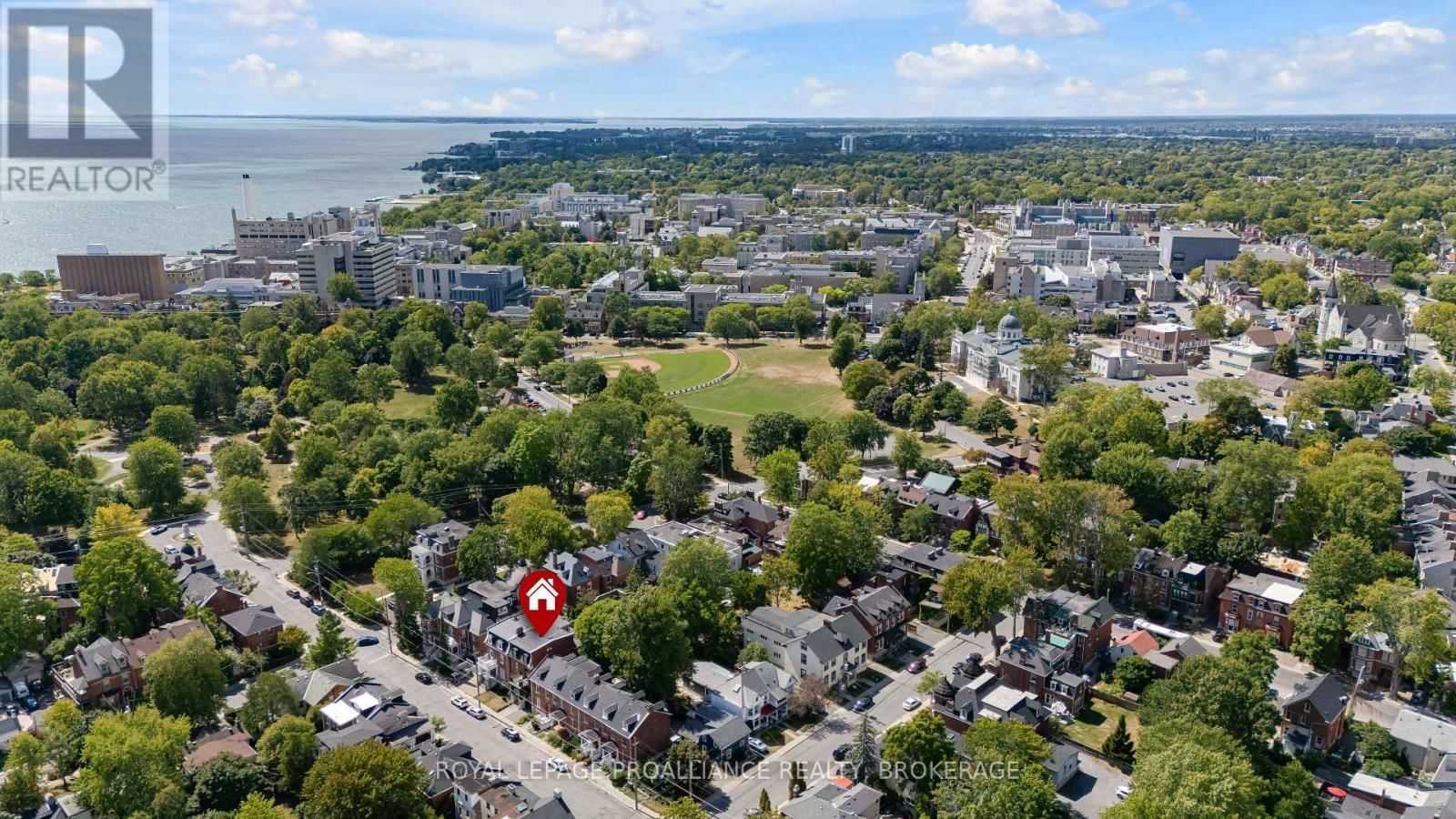 28 WELLINGTON STREET Image 41