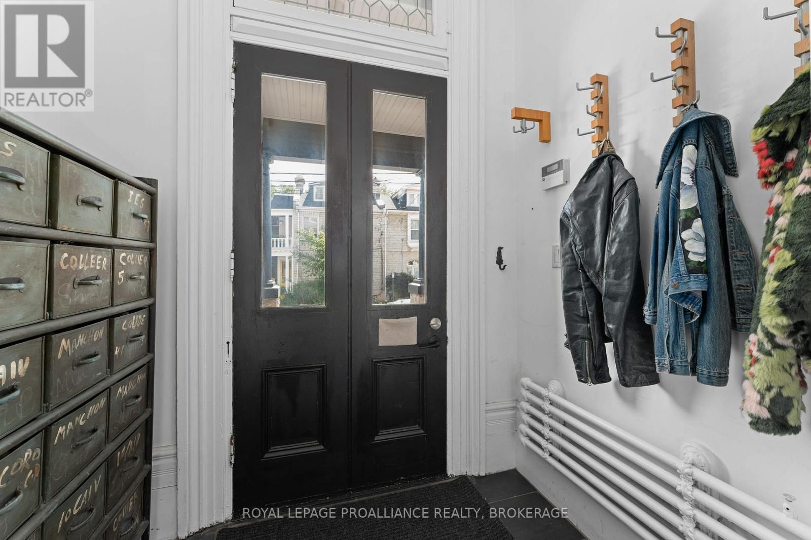 28 WELLINGTON STREET Image 5