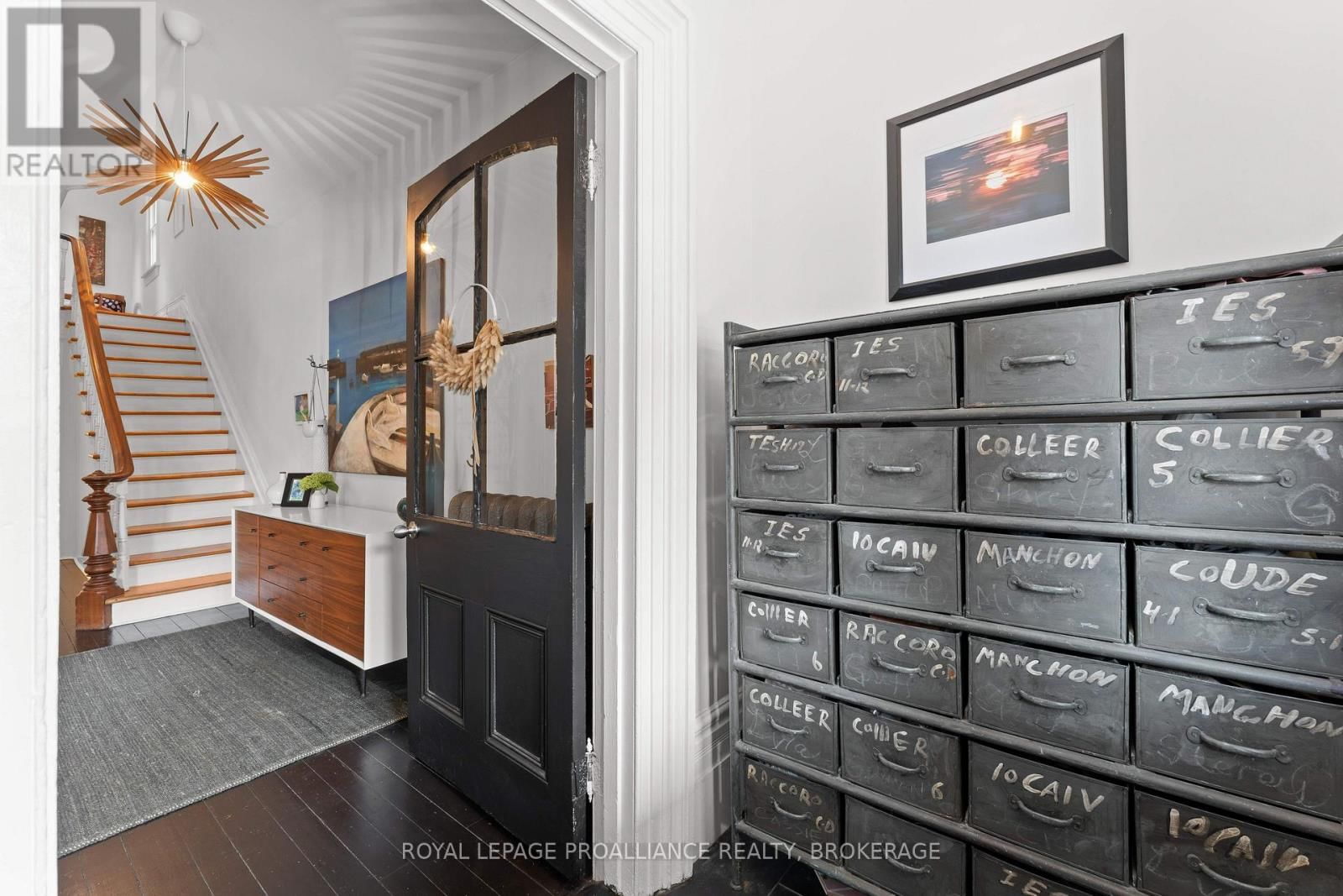 28 WELLINGTON STREET Image 6