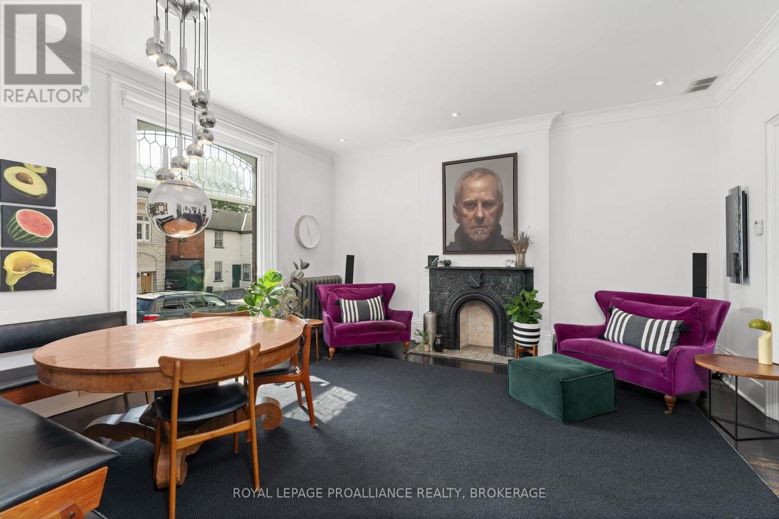 28 WELLINGTON STREET Image 8