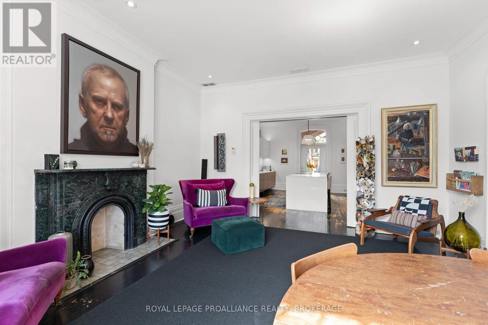 28 WELLINGTON STREET Image 9