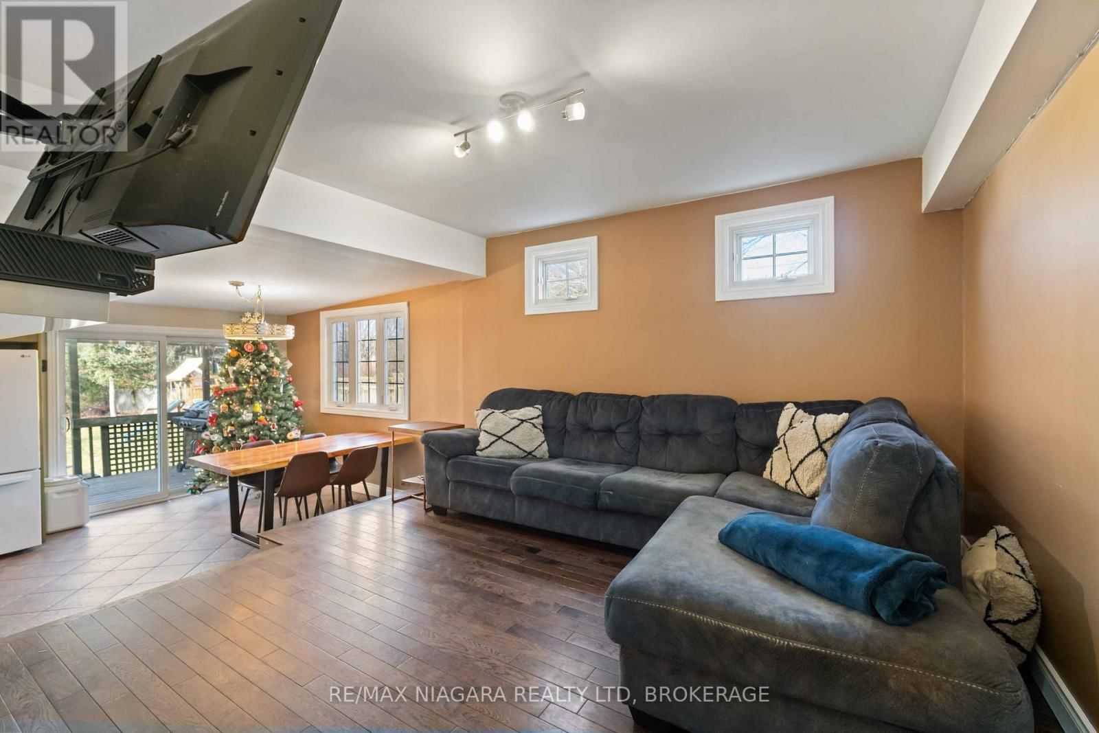 1671 THIRD STREET LOUTH STREET Image 13