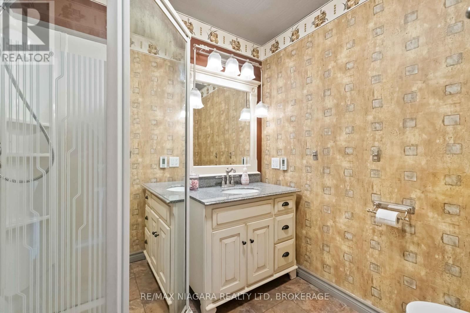 1671 THIRD STREET LOUTH STREET Image 17