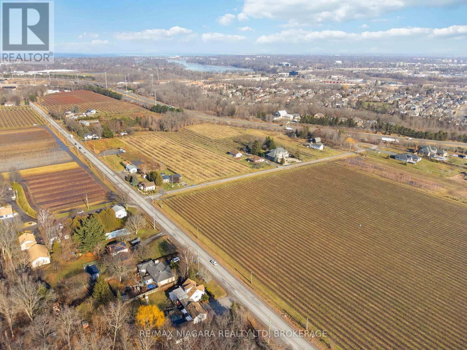 1671 THIRD STREET LOUTH STREET Image 39