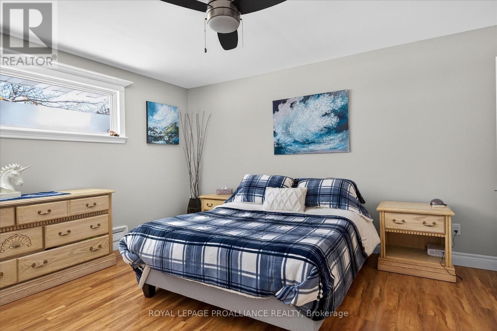 960 WELLER STREET NORTH Image 20