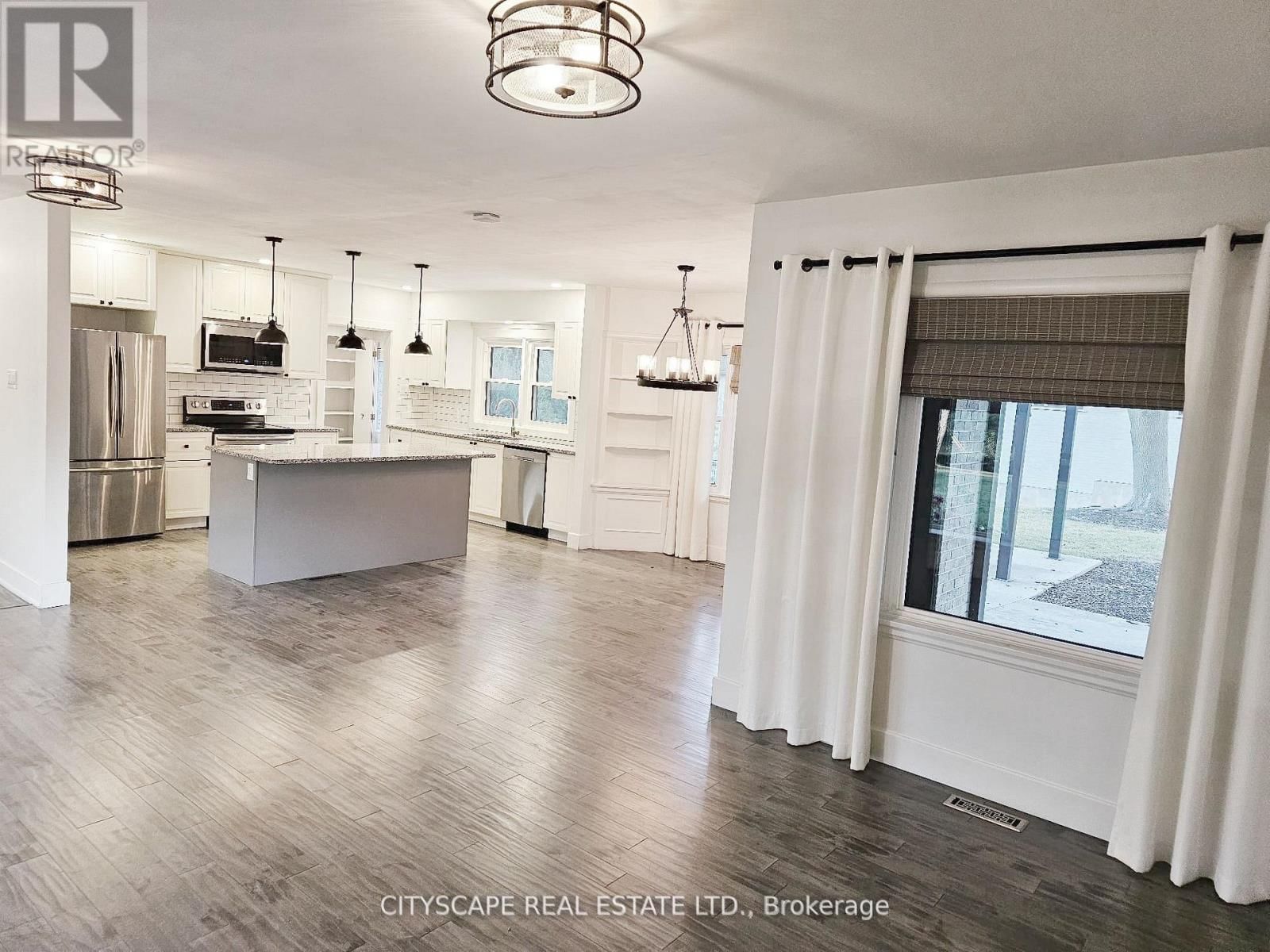 891 RIVERSIDE DRIVE Image 11