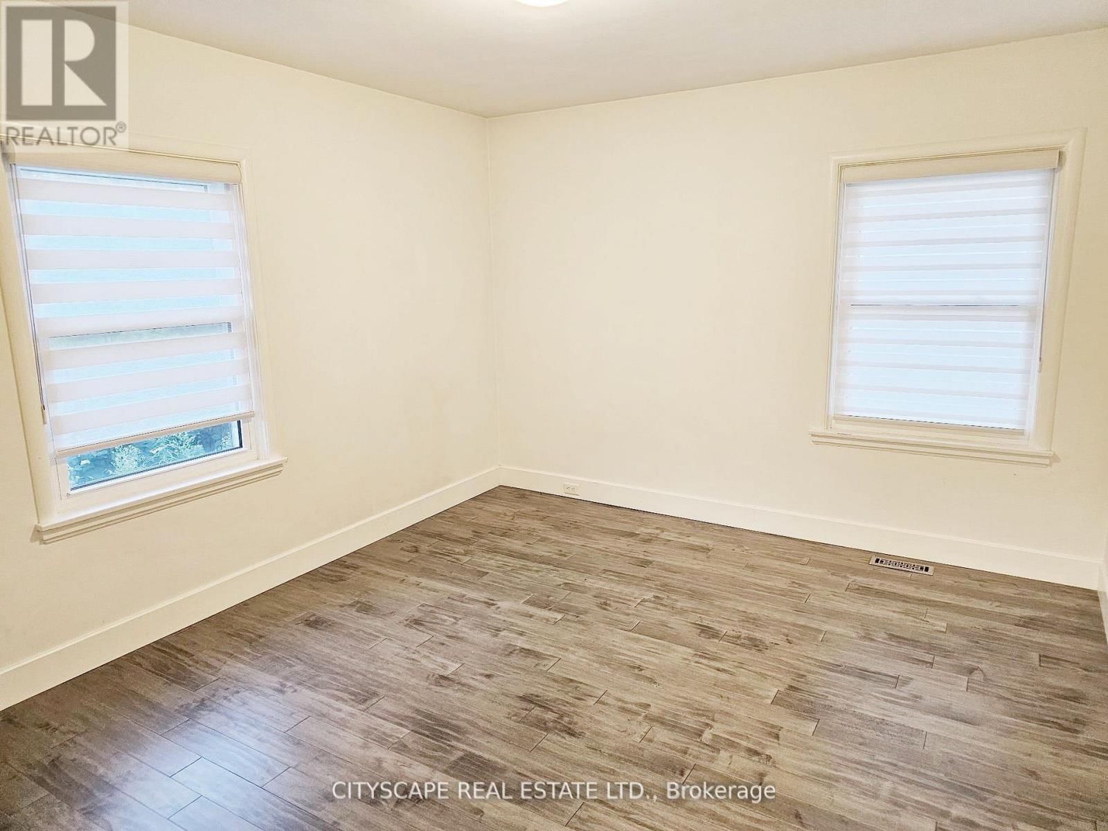 891 RIVERSIDE DRIVE Image 17