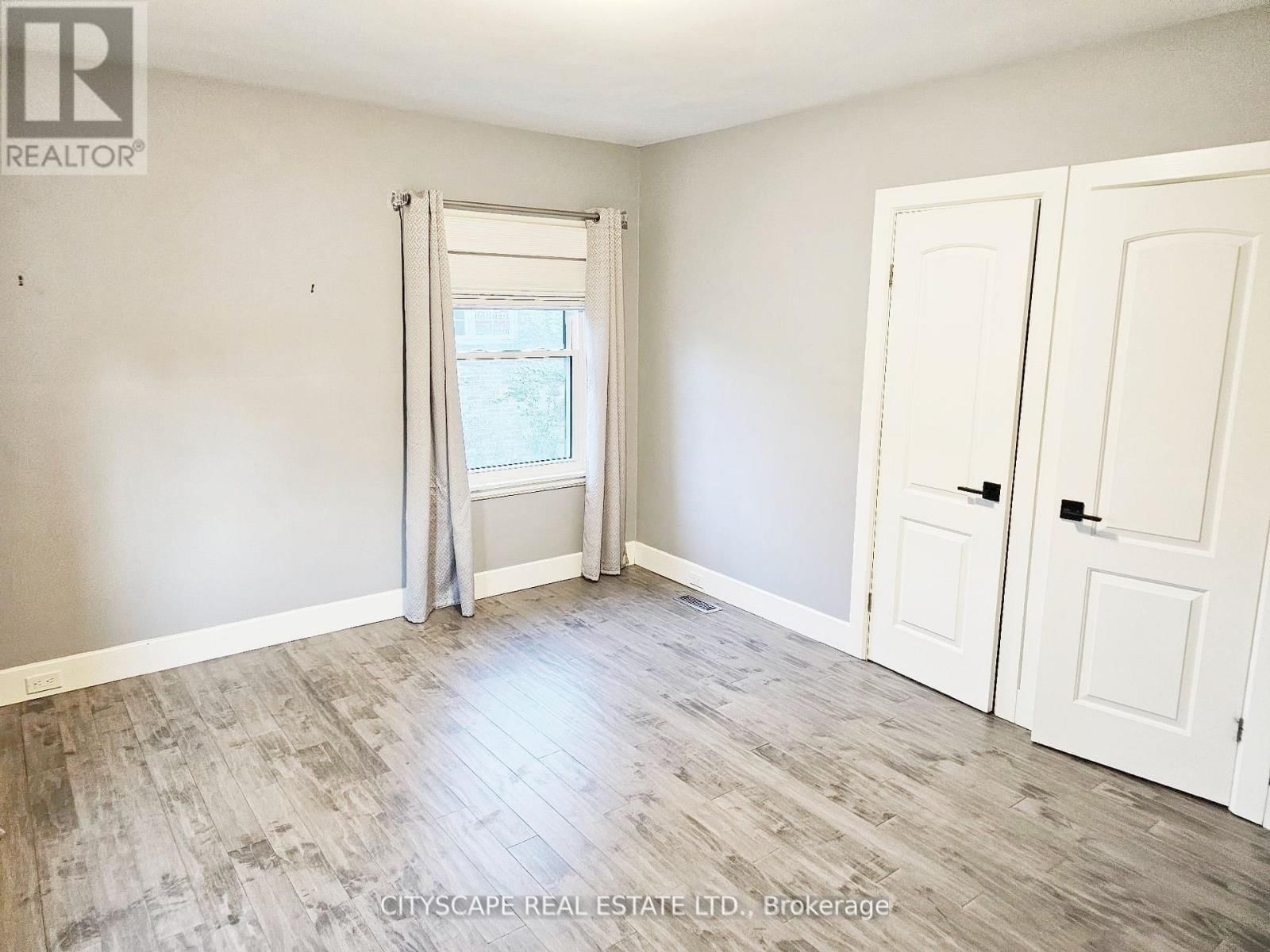 891 RIVERSIDE DRIVE Image 19