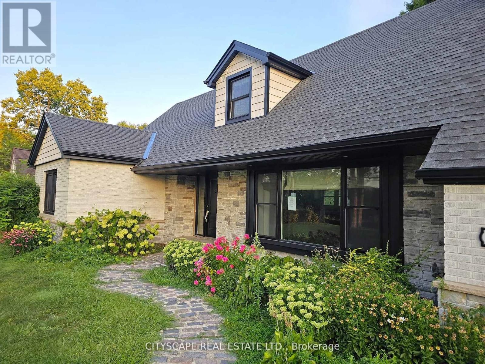 891 RIVERSIDE DRIVE Image 2