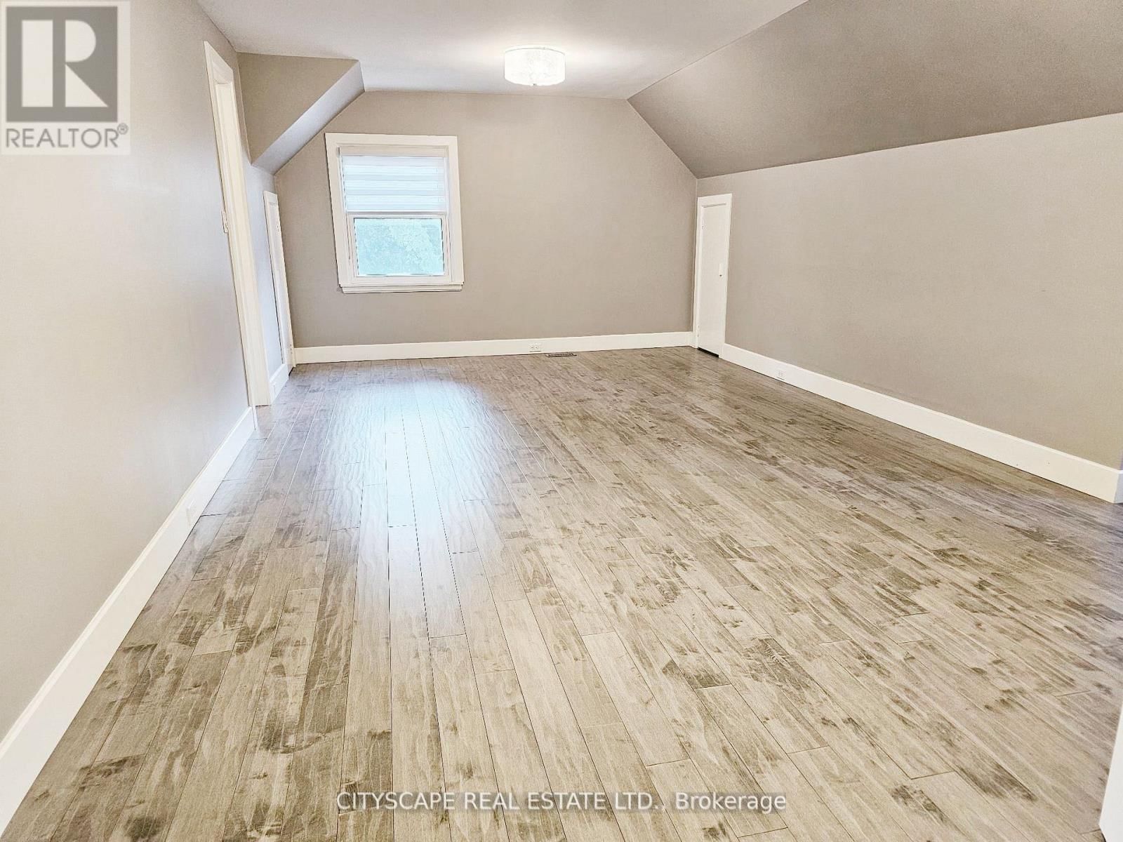 891 RIVERSIDE DRIVE Image 22