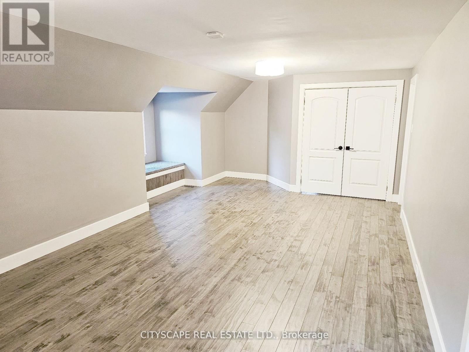 891 RIVERSIDE DRIVE Image 23